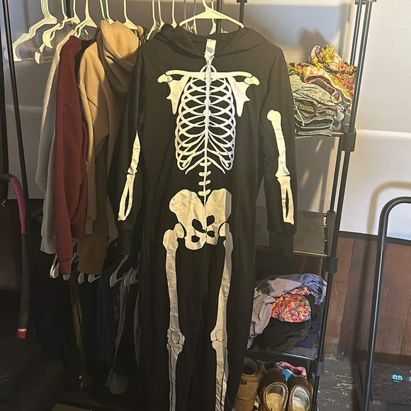 Skeleton onesie with hood - Picture 1 of 5